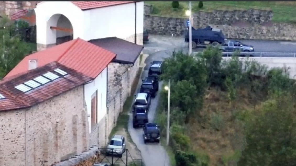Dy vjet nga sulmi terrorist në Banjskë/ Ambasadat gjermane dhe britanike: E papranueshme pandëshkueshmëria e autorëve