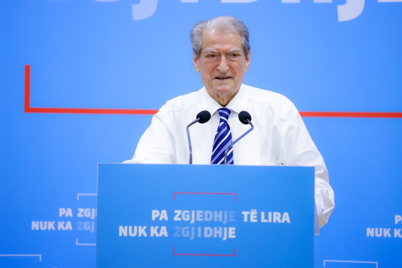 Berisha thirrje FBI-së të hetojë udhëtimet me çarter të Edi Ramës dhe Aleksandër Sorosit