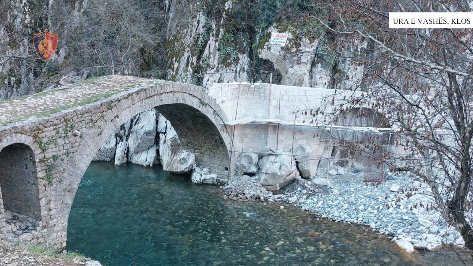Kreu ndërhyrje në monumentin e kulturës “Ura e Vashës” dhe ndërtoi pa leje një objekt pranë saj, arrestohet 44-vjeçari
