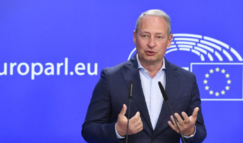 Schieder: Demokracia me molotov nuk është e mirë