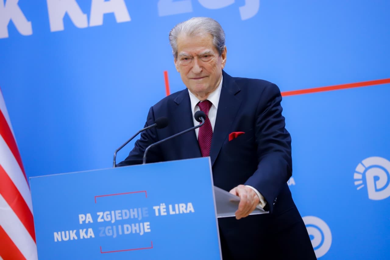 Situata me përmbytjet/ Berisha: Të shpallet urgjent gjendja e fatkeqësisë natyrore. Rama po bën sehir si cinik