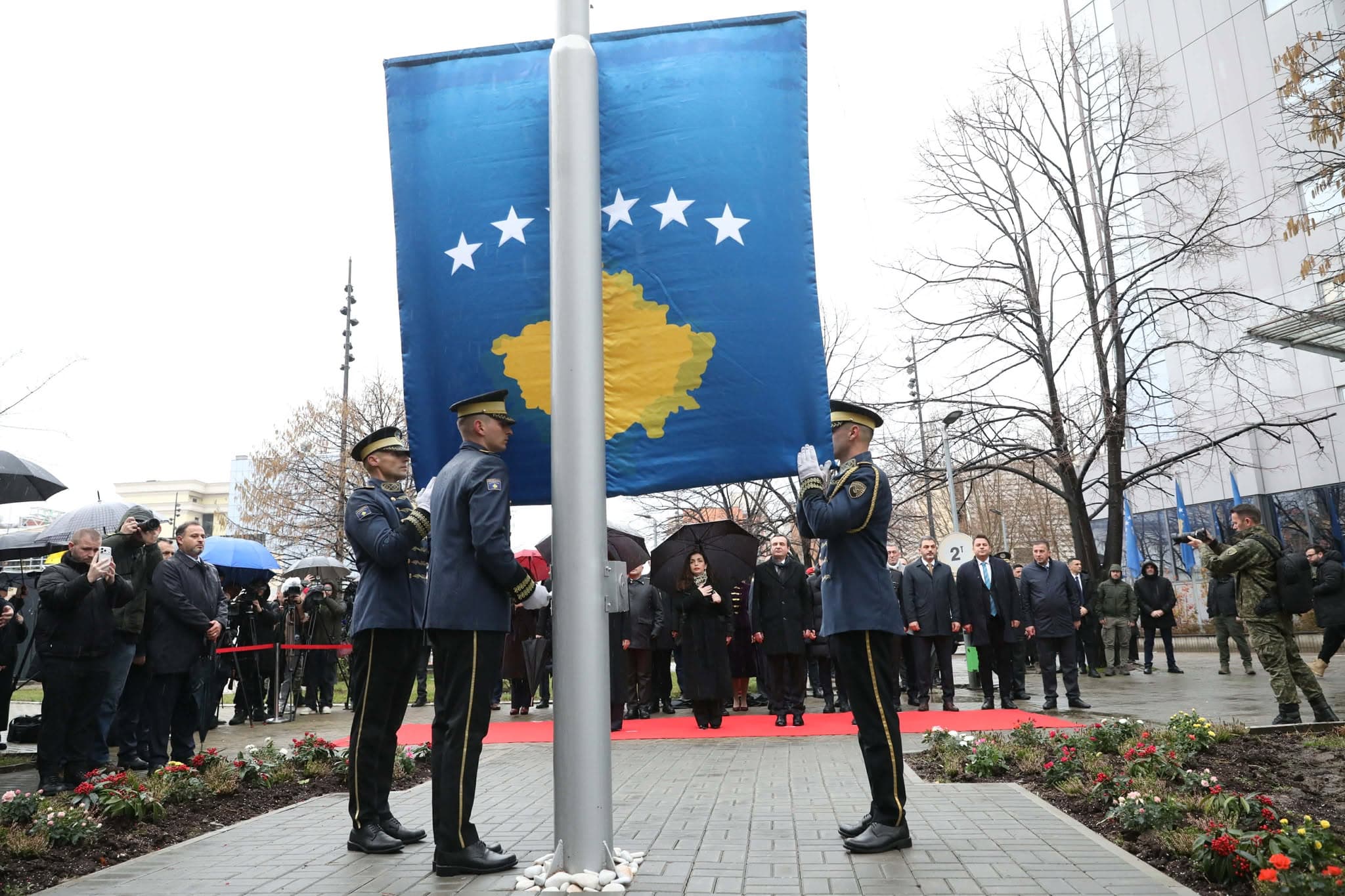 Kosova shënon 18-vjetorin e shpalljes së Pavarësisë