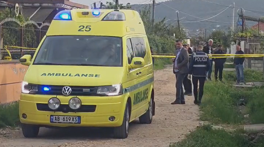 Dyshohet për infarkt/ Mësuesi gjendet i pajetë në rrugë në zonën e Maliqit