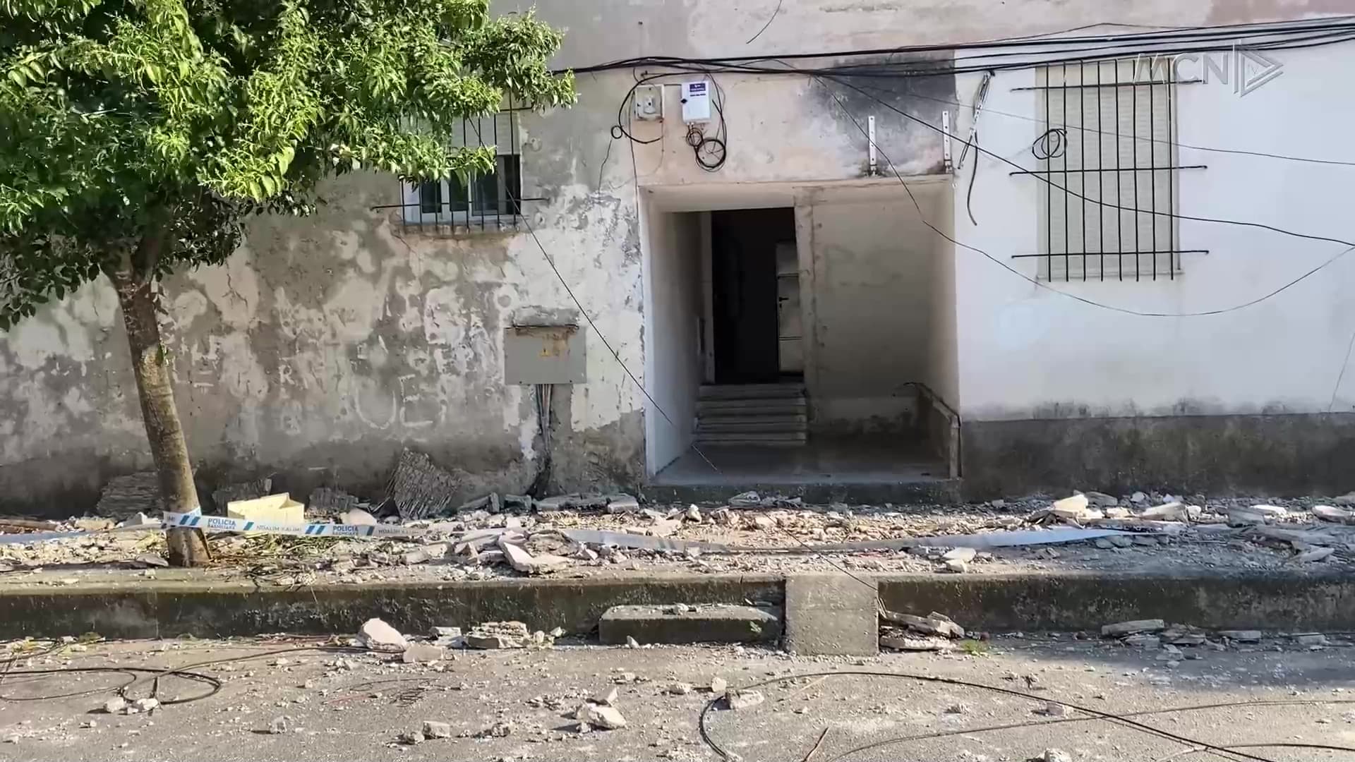 Godina e amortizuar rrezikon banorët / Durrës, 18 familje në pritje të ndërhyrjes nga autoritetet (VIDEO)