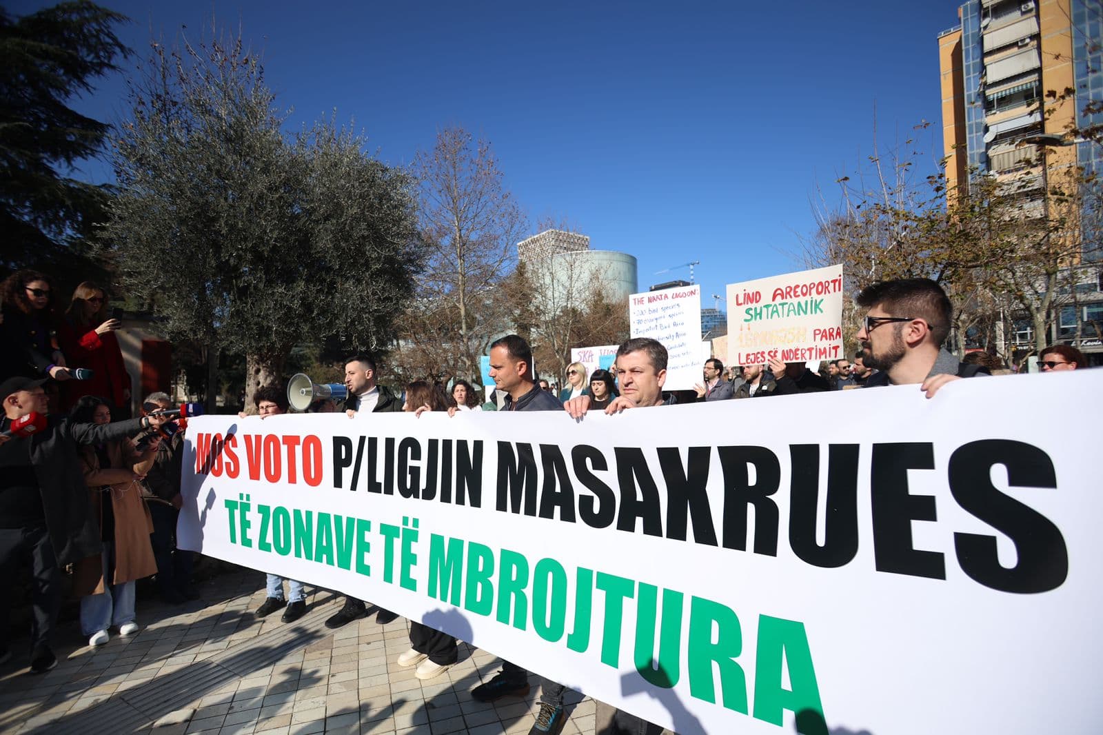 Organizatat mjedisore bojkotojnë konsultimet e Ministrisë së Mjedisit deri në shfuqizimin e ndryshimeve në Ligjin për Zonat e Mbrojtura
