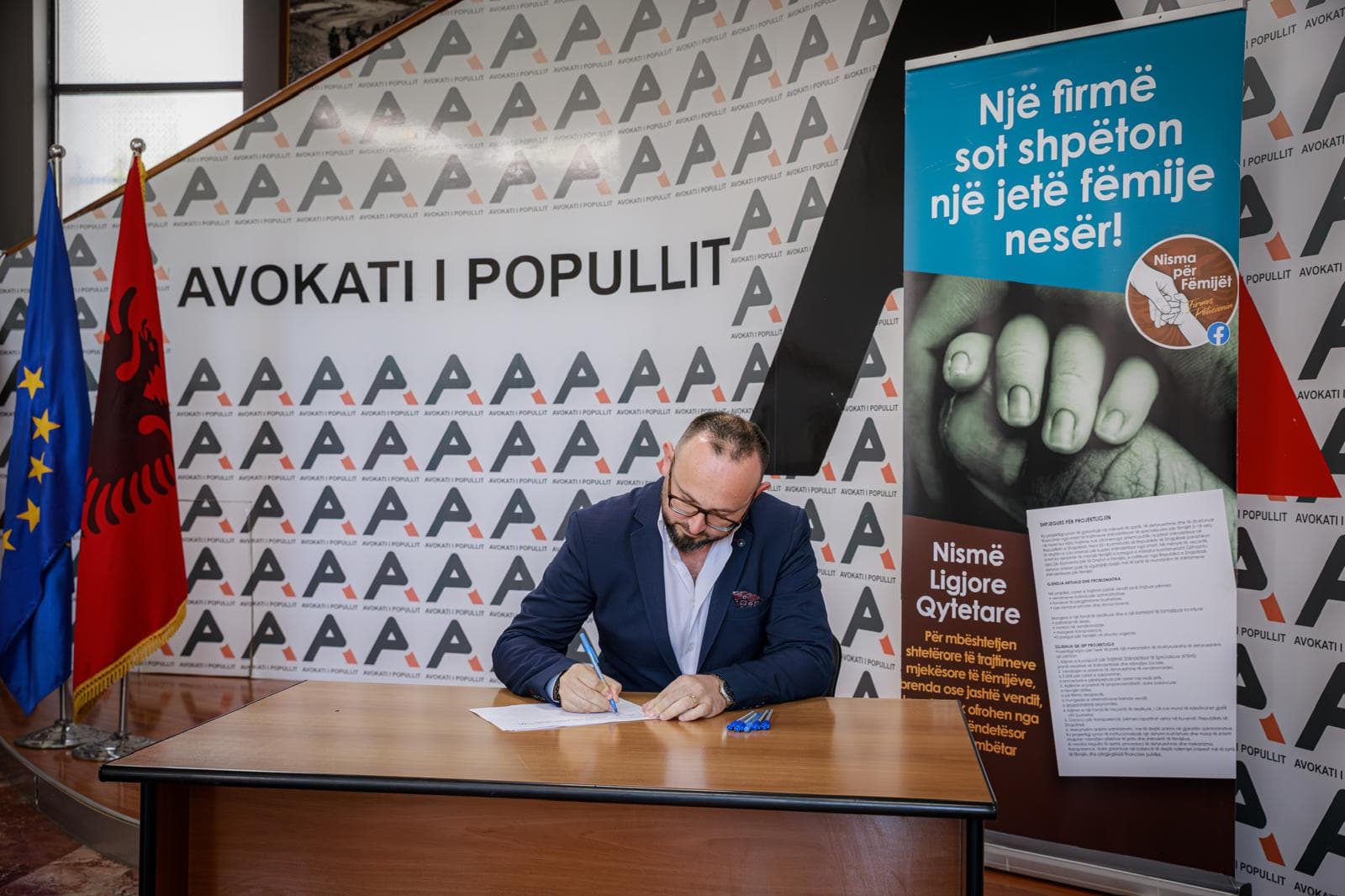 Avokati i Popullit firmos për “Nismën për Fëmijët”: E pajustifikueshme që kurimi i tyre të financohet me “GoFundMe”