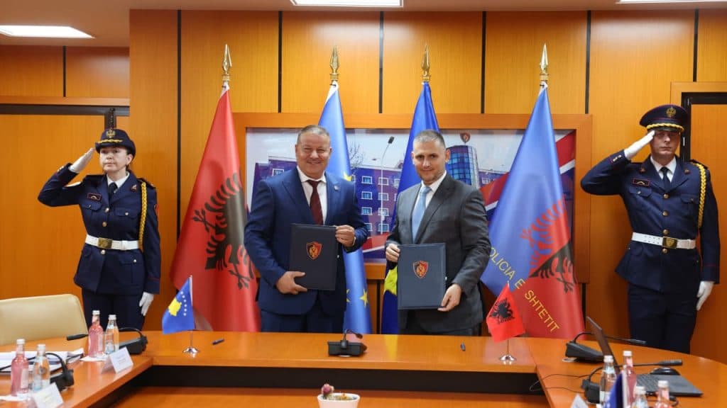 Policia e Shqipërisë dhe e Kosovës forcojnë bashkëpunimin për sigurinë rrugore gjatë sezonit turistik 2026