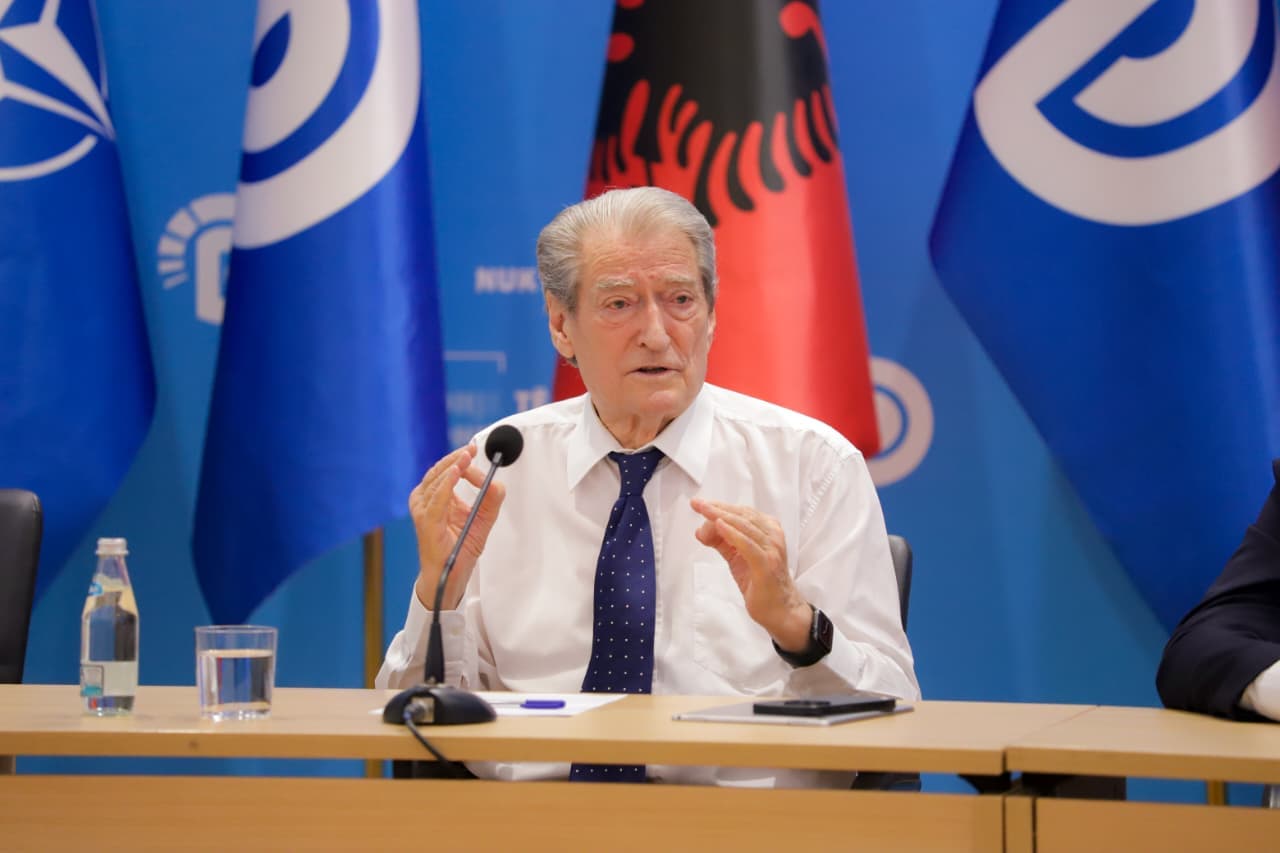 Zvërneci/ Berisha: Mbështesim plotësisht investimin e huaj. Sazani nuk është një investim i thjeshtë
