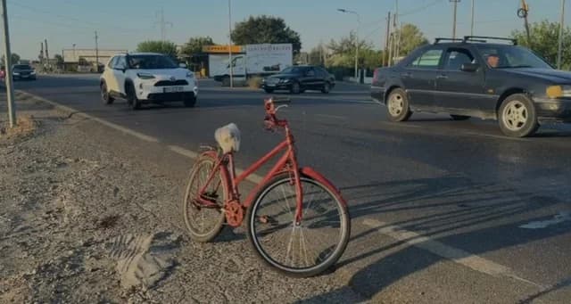 Aksident në aksin Lezhë-Milot, makina përplas biçikletën; plagoset rëndë 66-vjeçari