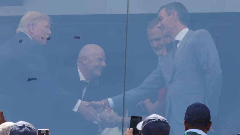 Kupa e Botës, Trump dhe Sanchez shtrënguan duart për herë të parë publikisht pas një viti tensionesh