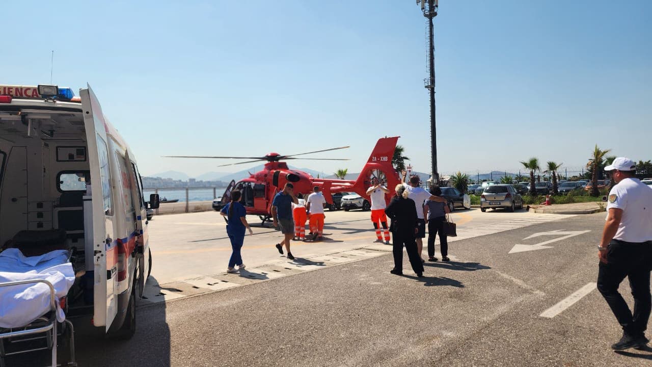 Autobusi përplas një person në Delvinë-Sarandë, transportohet me helikopter drejt Tiranës