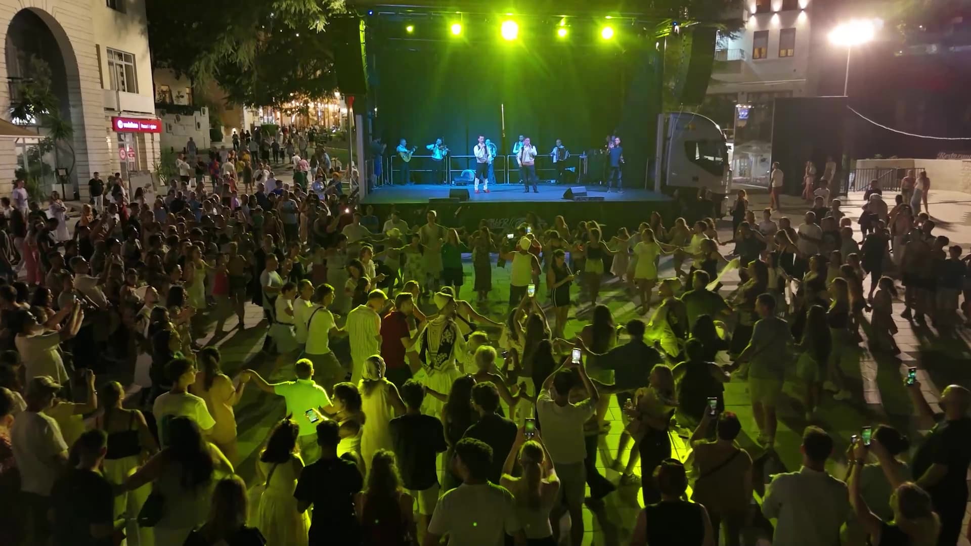 “Fest Folk 2026”/ Ansambli Kombëtar i Këngëve dhe Valleve ngjitet në skenën e Gjirokastrës