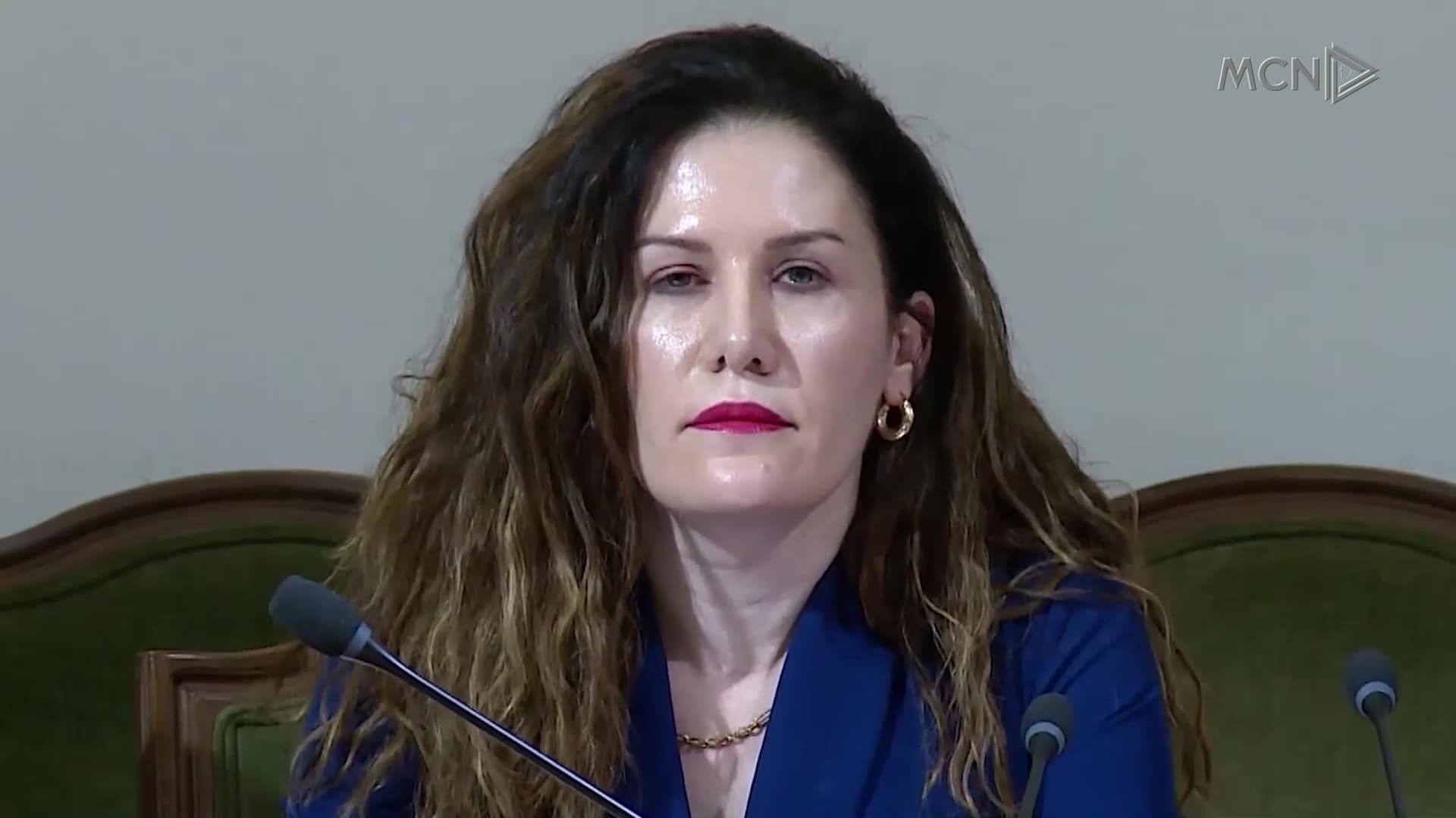 Dha info sekrete, arrestohet Vlora Hyseni / Zbardhen komunikimet mes saj dhe Ergys Agasit