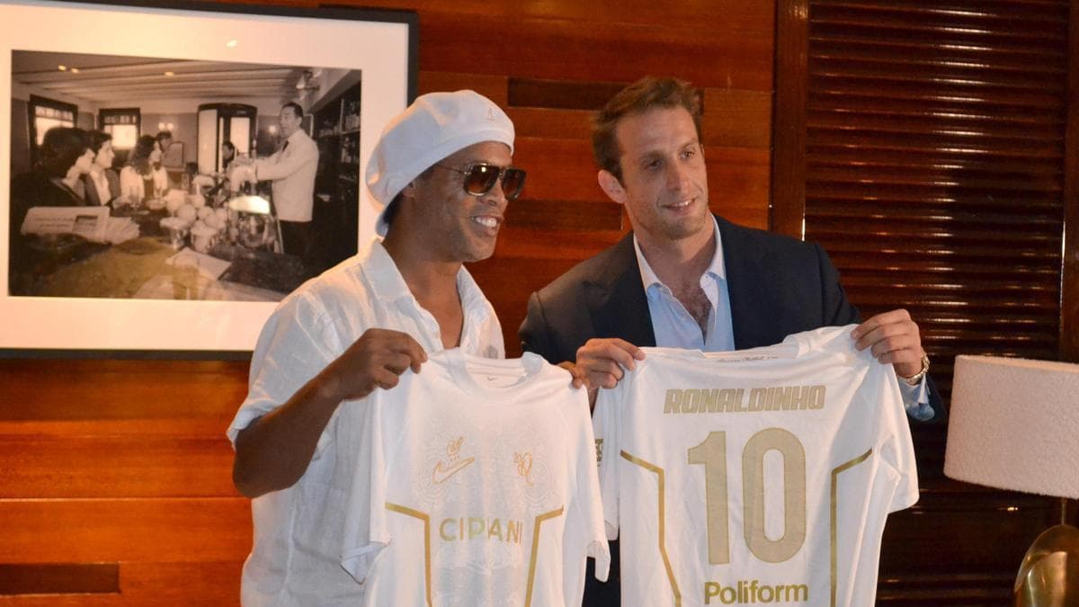 Ronaldinho Gaucho, afër rikthimit në futboll