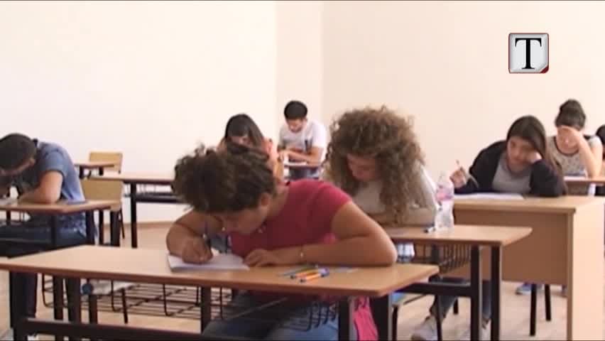 31 korrik - 5 gusht, maturantët plotësojnë formularin për në universitete (VIDEO)