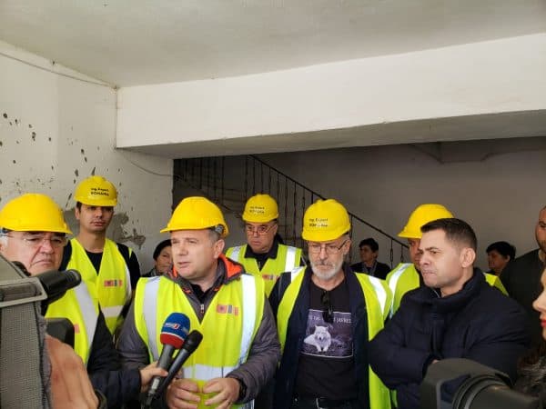 15 ekspertë rumunë inspektojnë pallatet në Durrës e Kavajë