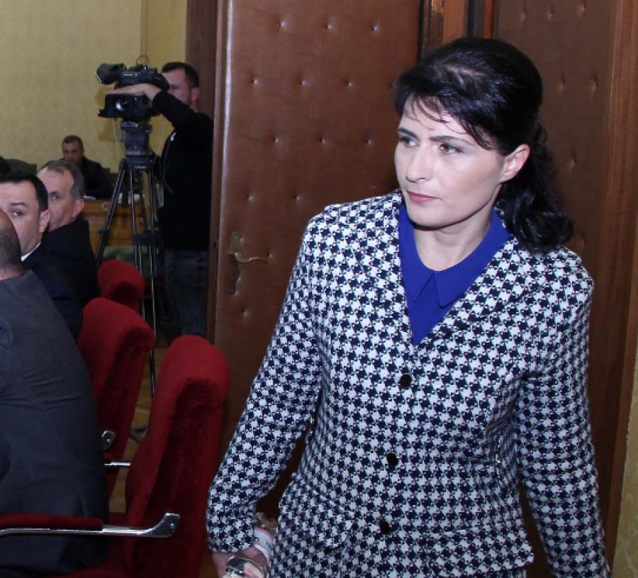 Marku mbledh gazetarët: Puna ime do të tregojë sa e pavarur jam nga politika