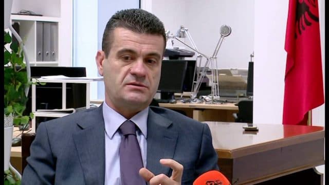 Patozi shpalos platformën e partisë së re