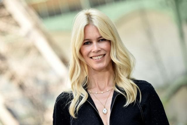 Claudia Schiffer, 50-vjetori i ikonës së modës që numëron shifrën rekord të koopertinave