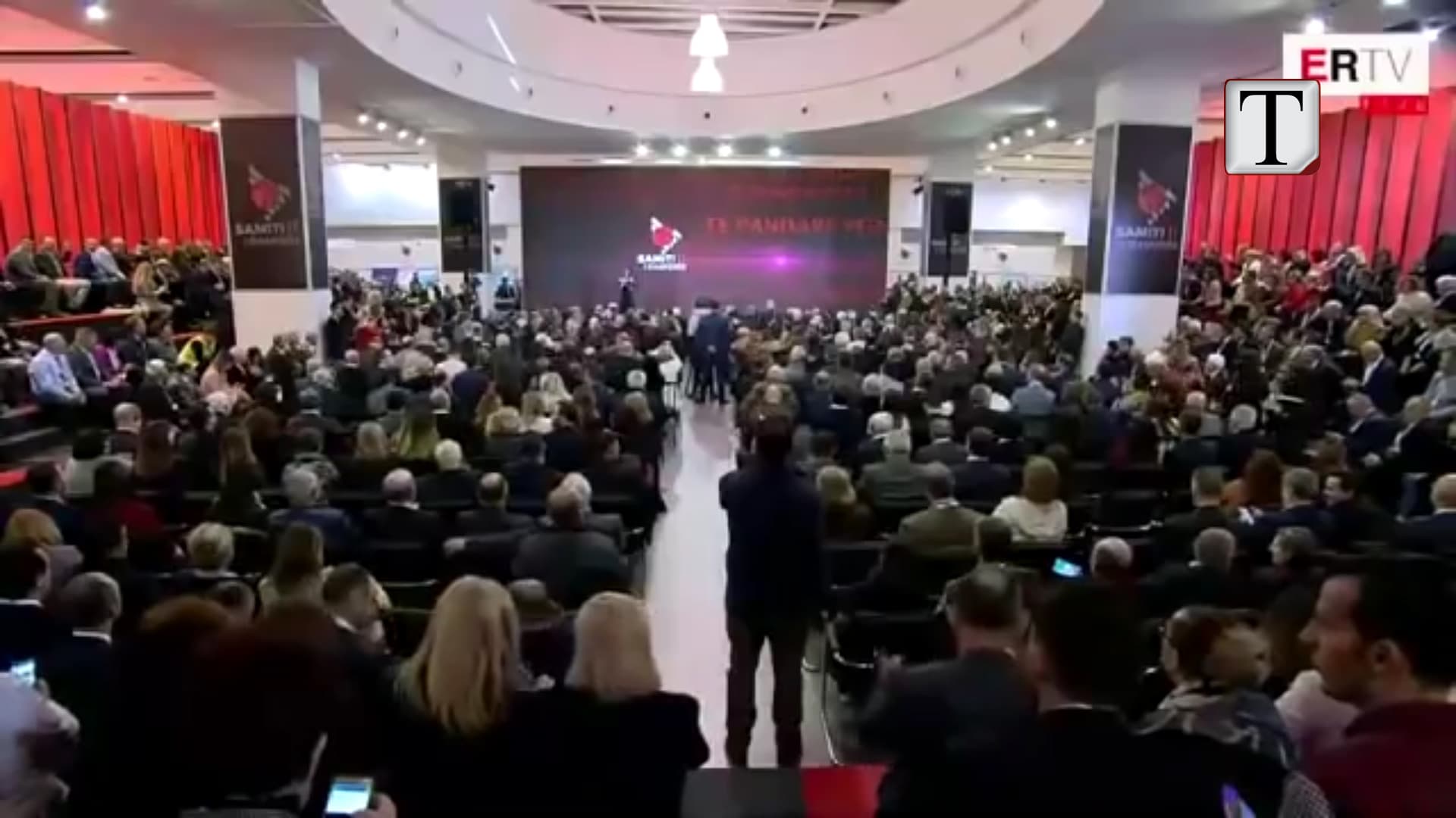 Diaspora kundër Ramës: Samiti ”shfaqje pa vlerë” e qeverisë (VIDEO)