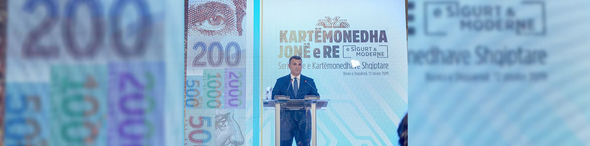 Banka e Shqipërisë fut në treg kartëmonedhat e reja (FOTO)