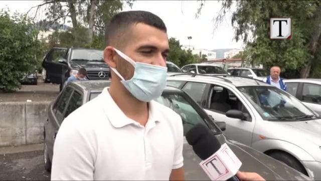 Ankth jashtë dyerve të Infektivit (VIDEO)