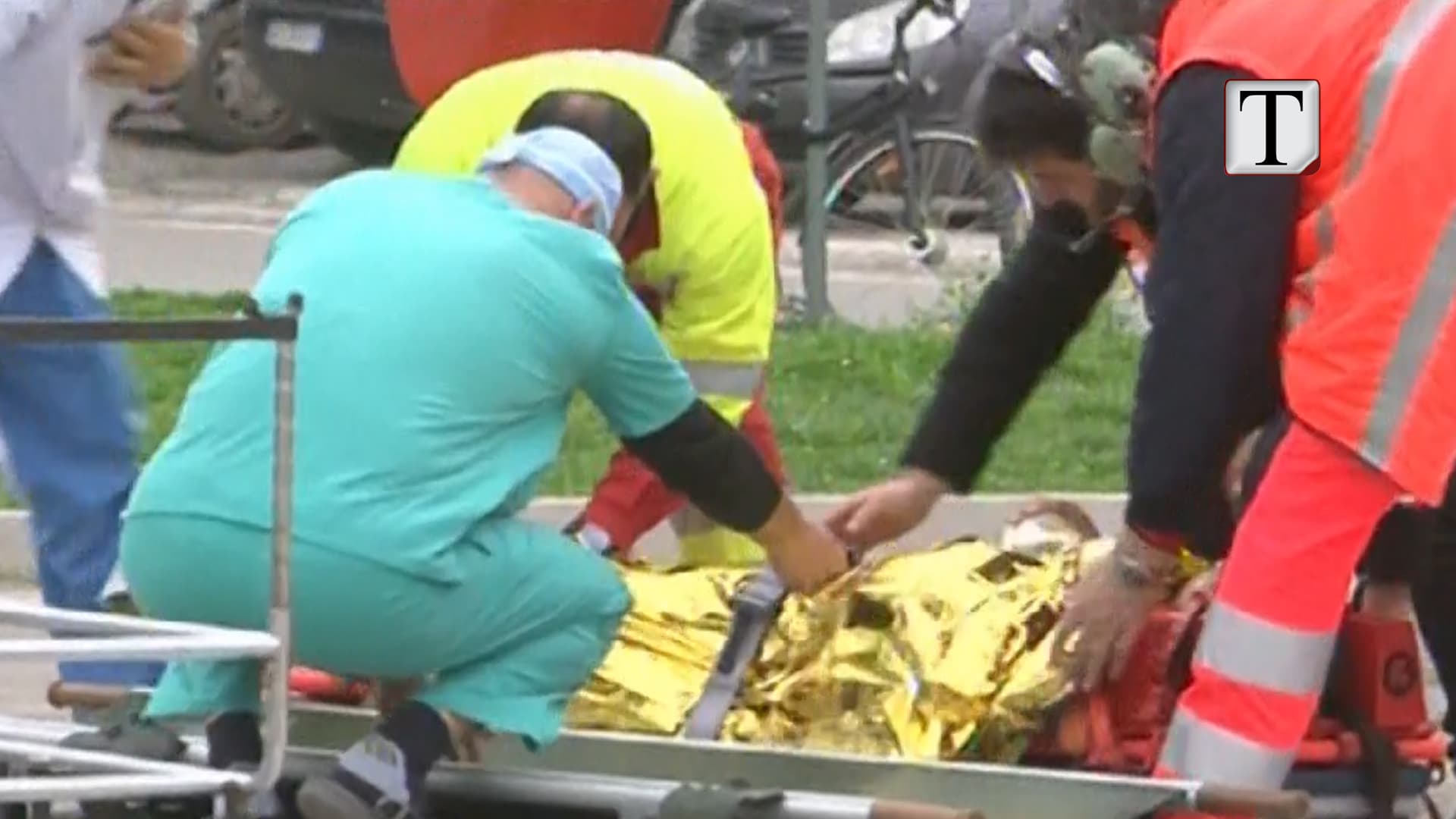 Furgoni bie në humnerë, plagosen 10 nxënës në Skrapar (VIDEO)