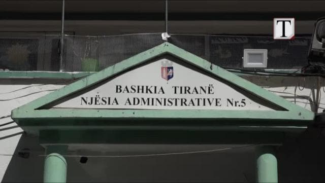Gjendja Civile “ndan” familjet, ua çon adresat në qytet tjetër (VIDEO)
