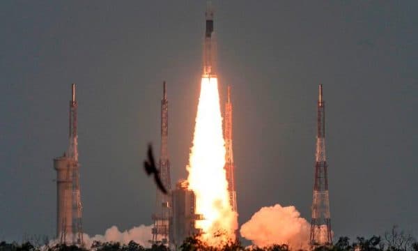 India humb kontaktin me sondën që do të lëshohej në Hënë (VIDEO)