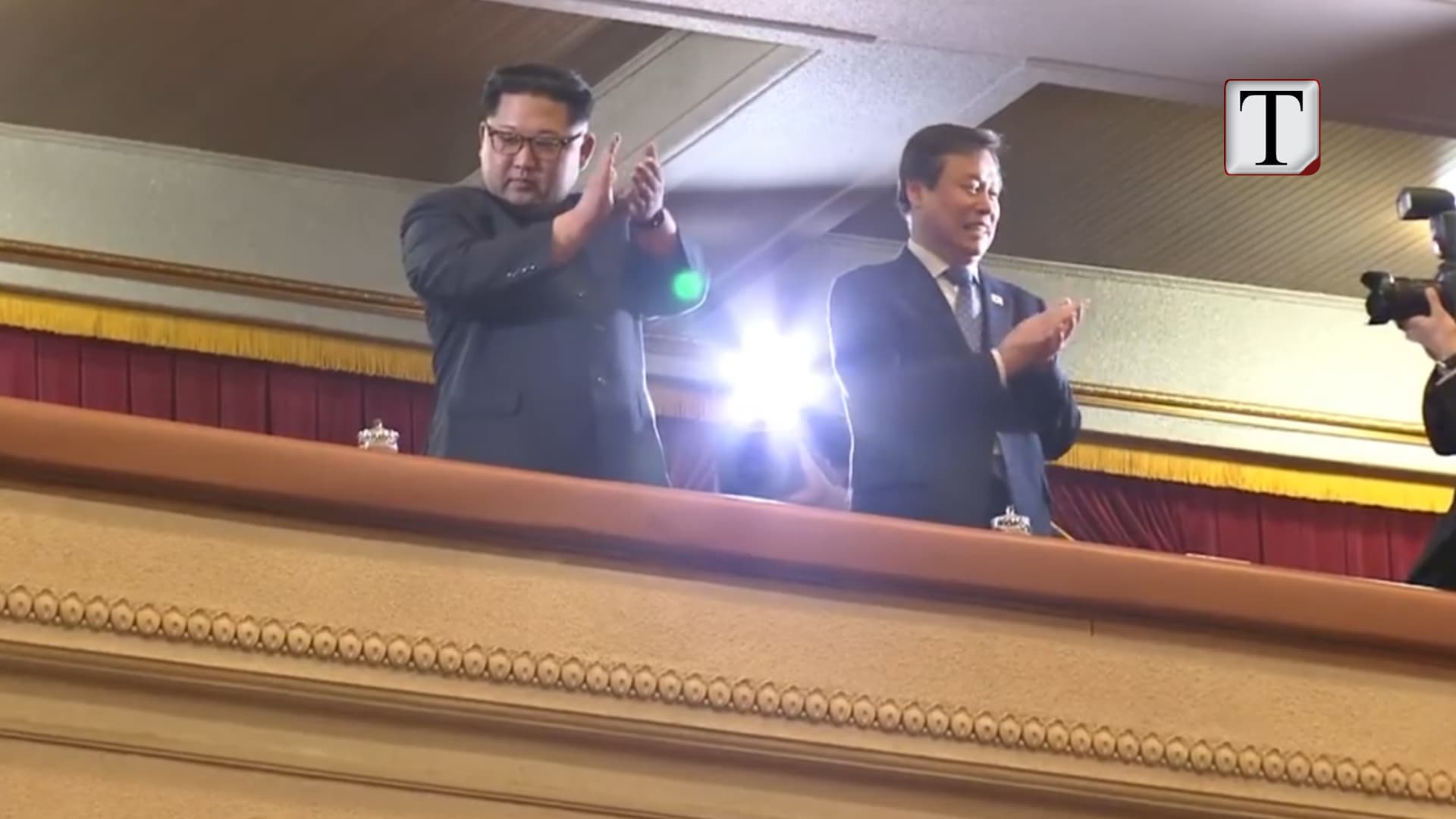 Kim Jong Un “emocionohet” në koncertin e grupit të Koresë së Jugut (VIDEO)