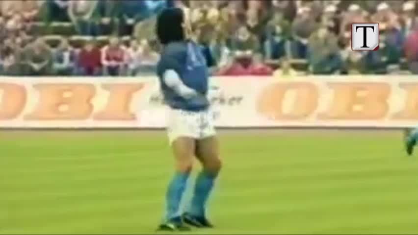 Maradona “kthen” kohën, nxemje nën ritmet e “Life is life” (VIDEO)