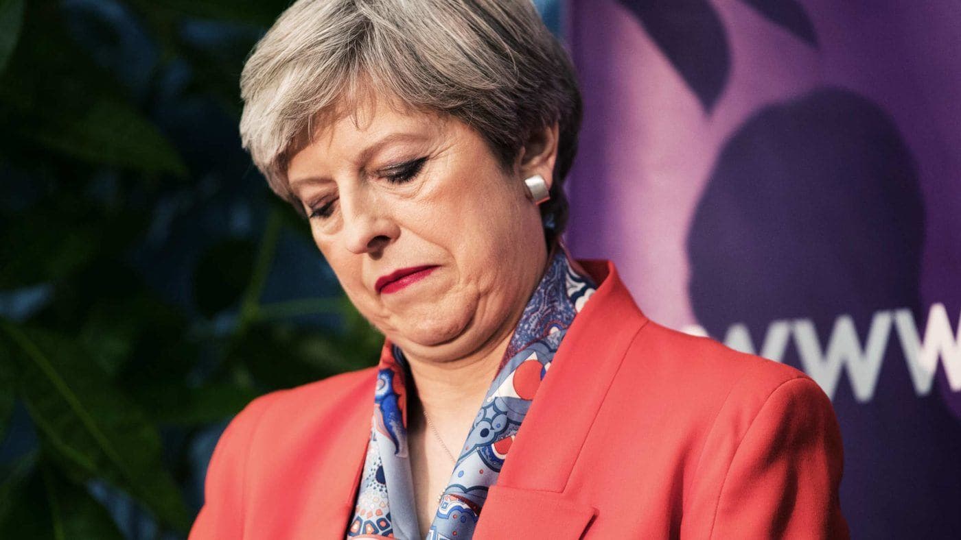 Brexit-i i vështirë i Theresa May, 4 zyrtarë të lartë ikin nga kabineti