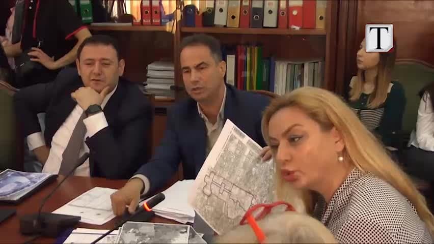 Opozita, debate të ashpra me ministren për Teatrin (VIDEO)