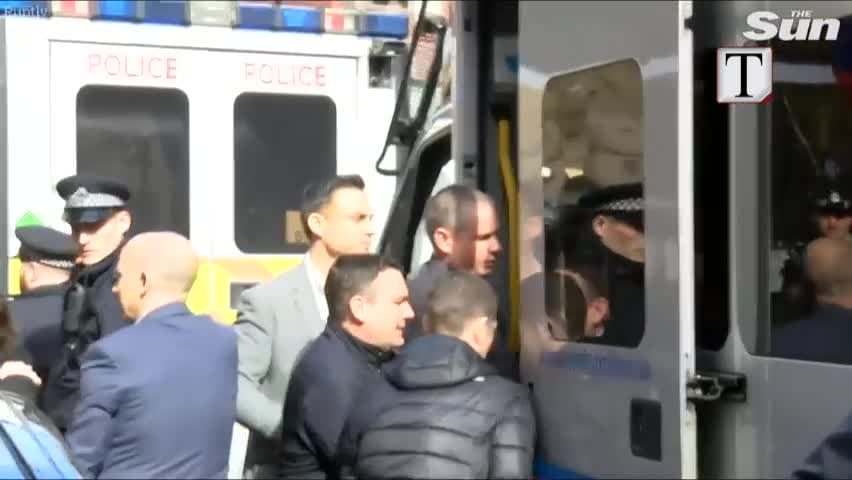 Presidenti i Ekuadorit: Assange e përdori ambasadën për spiunim (VIDEO)