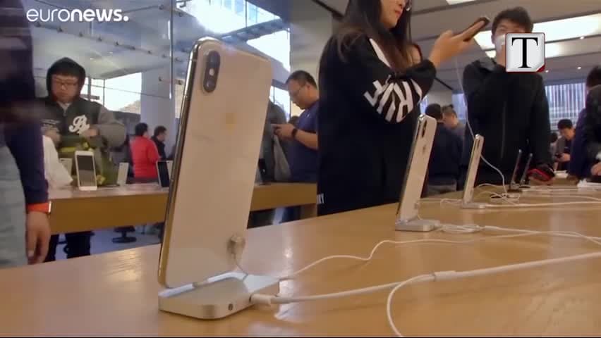 Rënia e vlerës së aksioneve të ‘Apple’, efekt domino në Europë (VIDEO)