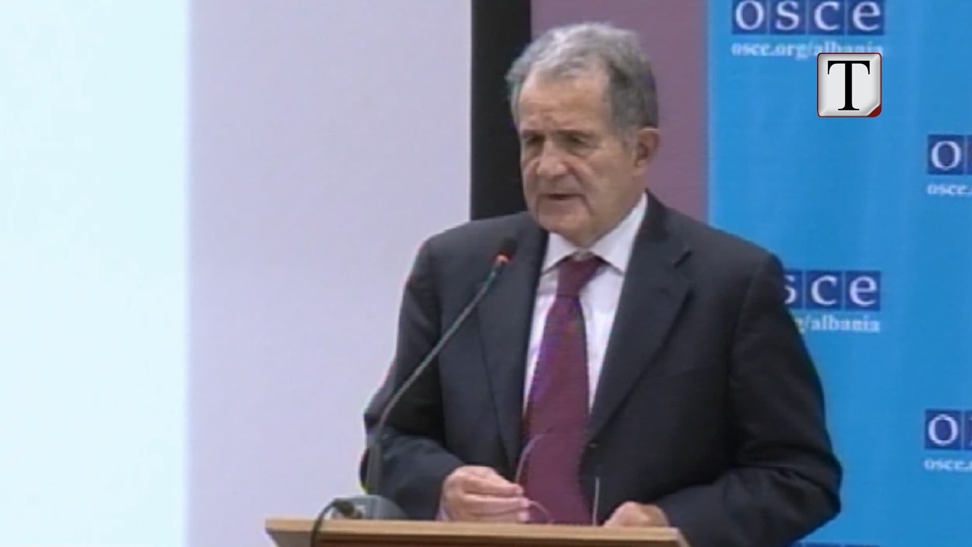Romano Prodi në Tiranë: Ka progres, por edhe korrupsion (VIDEO)
