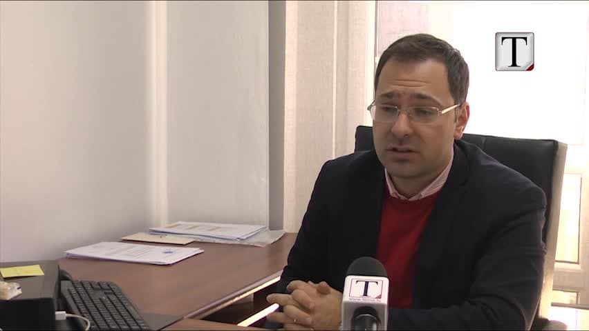 Denoncimi i PD-së/550 mijë lekë(të reja) një pishë në autostradën Tiranë-Durrës (VIDEO)
