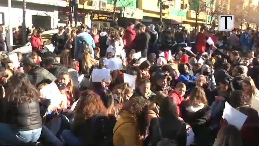 Studentët nuk tërhiqen: Nesër para parlamentit, të na mbështesin ambasadat (VIDEO)