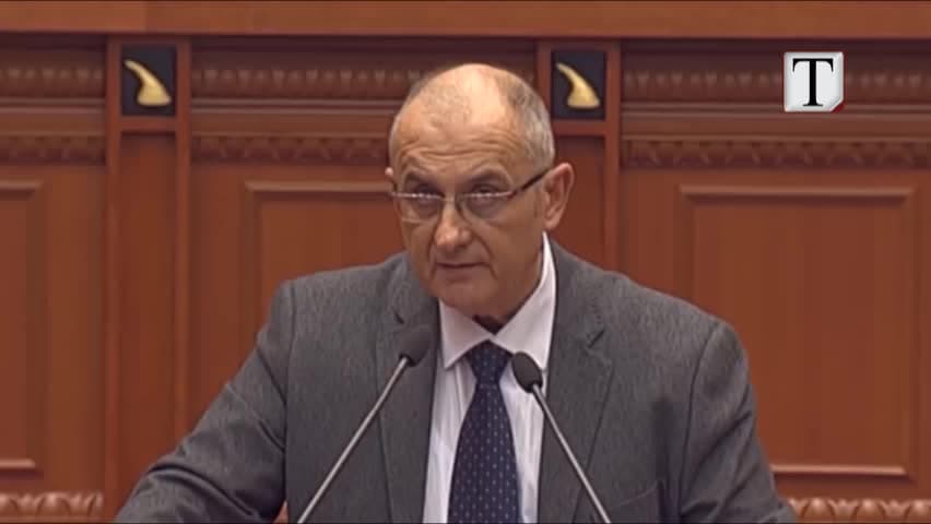 Tension në parlament, opozita largohet nga seanca (VIDEO)