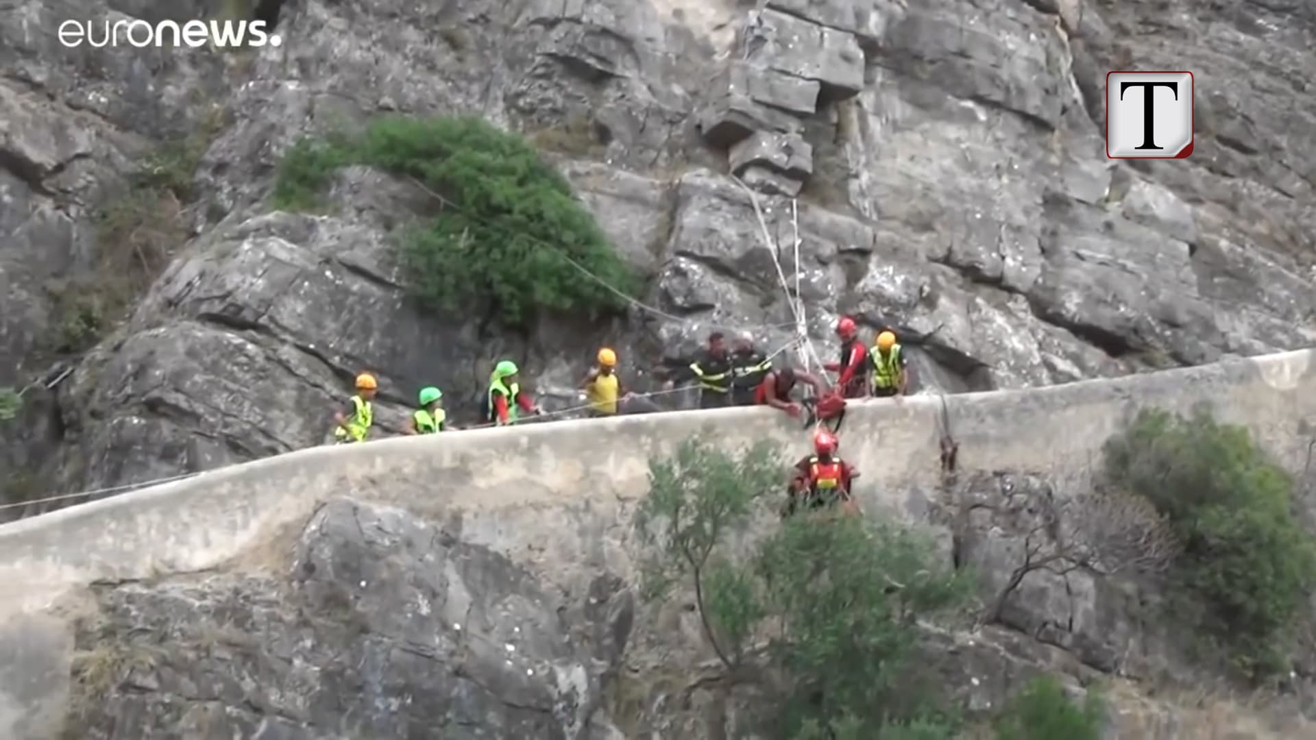 Tjetër tragjedi në Itali, 11 persona humbin jetën nga shirat e rrëmbyeshëm (VIDEO)