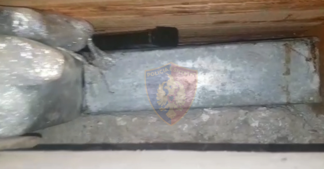 Drogë, kallashnikov dhe municione luftarake, arrestohet 54-vjeçari nga Lazarati
