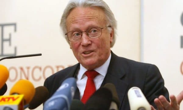 Ndërron jetë ish-negociatori për statusin e Kosovës, Albert Rohan