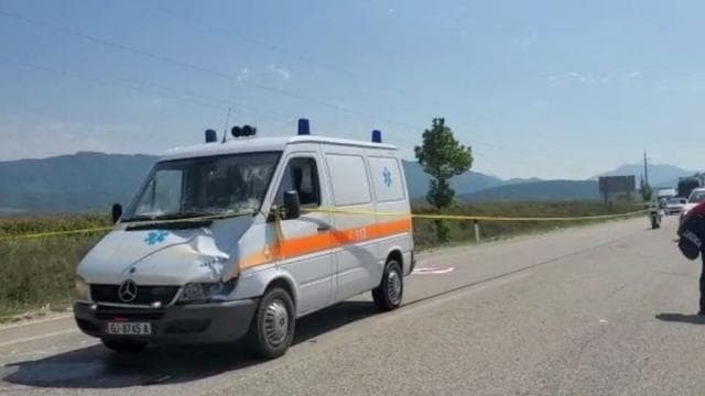 Humbi jetën nga autoambulanca në Kakavi/ Qeveria ndihmë familjes së 10-vjeçarit me 5 milionë lekë