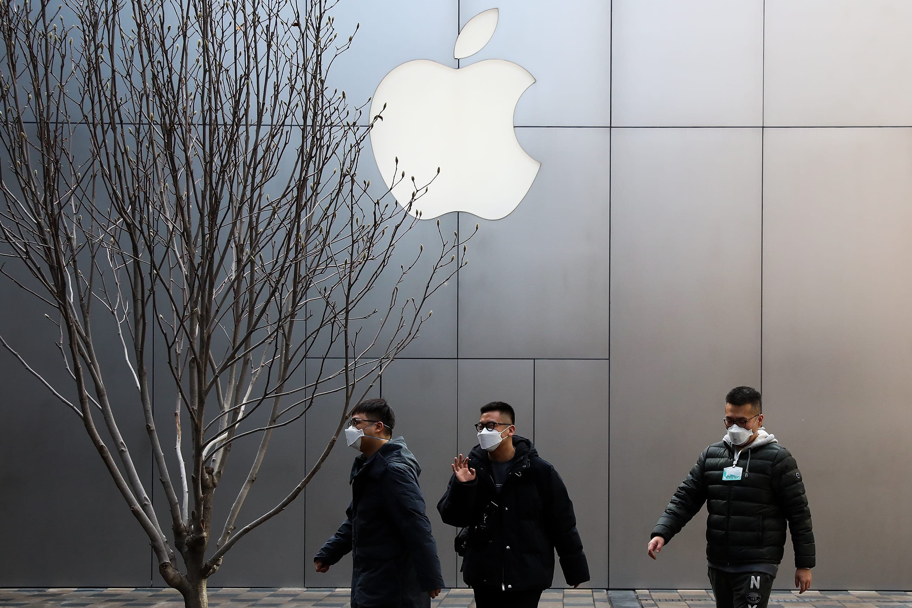 Apple pëson humbje pas alarmit të koronavirusit
