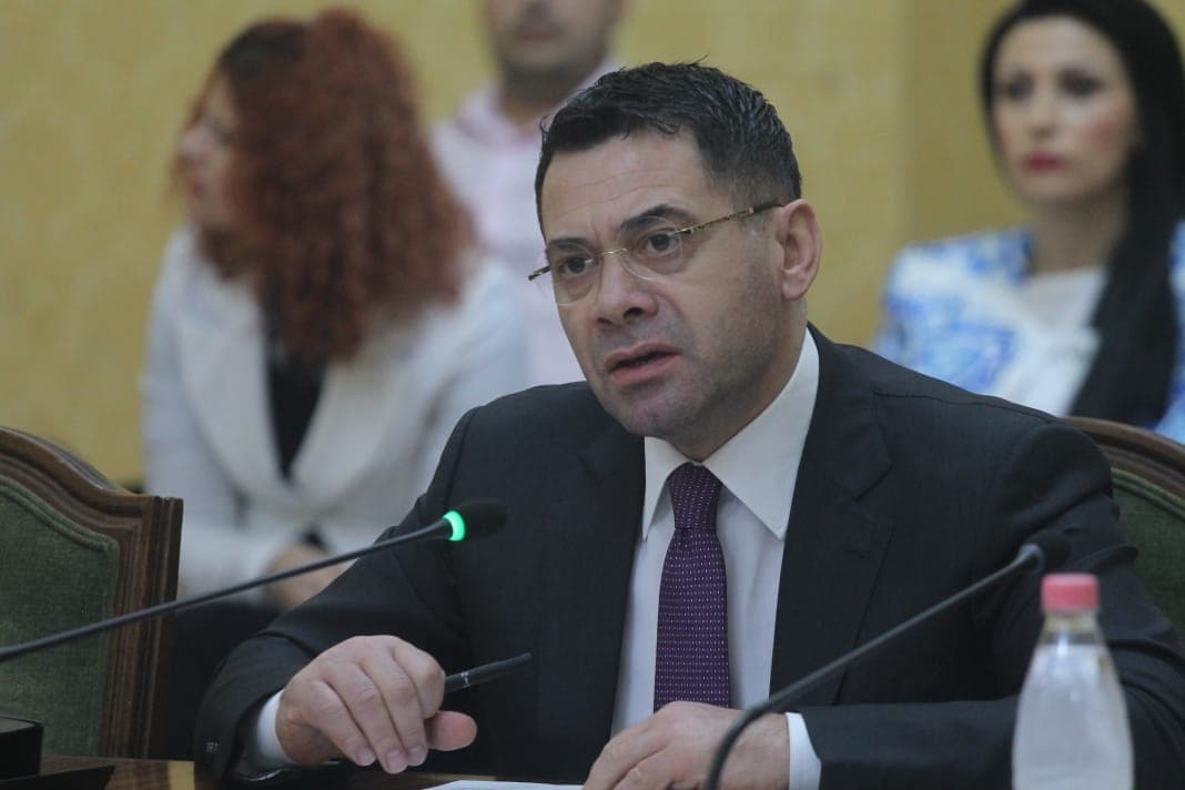 Komisioni i Ekonomisë rrëzon dekretet e Metës