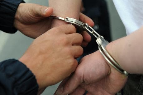 Ishte dënuar për vjedhje, policia arreston 21-vjeçarin nga Pogradeci
