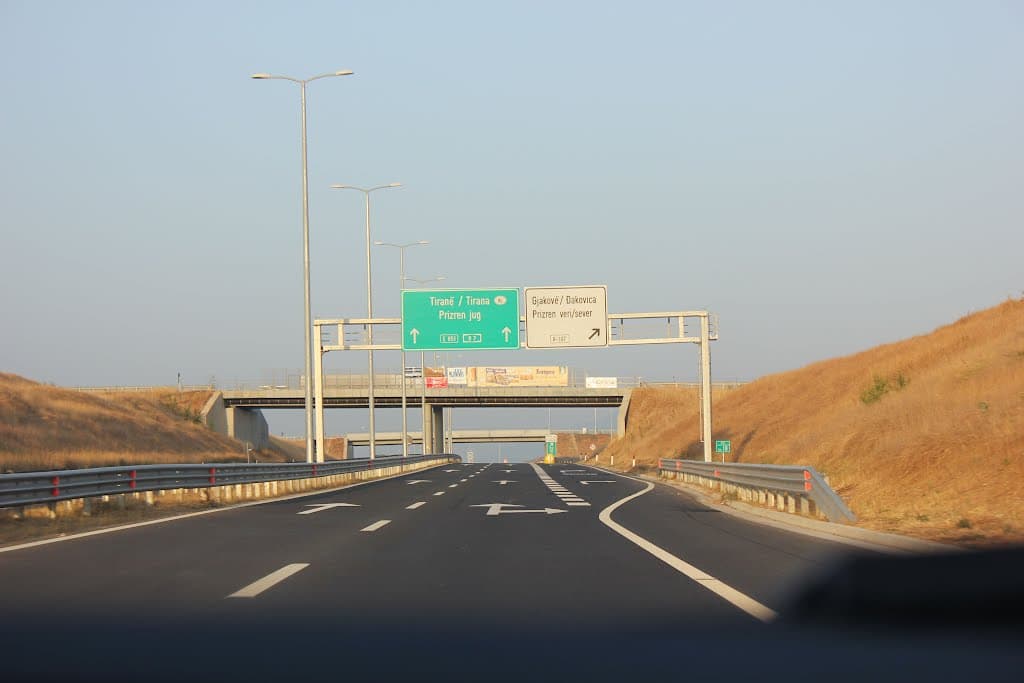 Pas Rrugës së Kombit, edhe autostradat e Kosovës bëhen me pagesë (VIDEO)