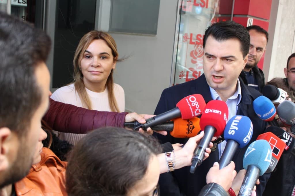 Basha dhe Kryemadhi: Nesër prezantohen detyrat e qeverisë tranzitore dhe bëhet bllokimi i rrugëve (VIDEO)
