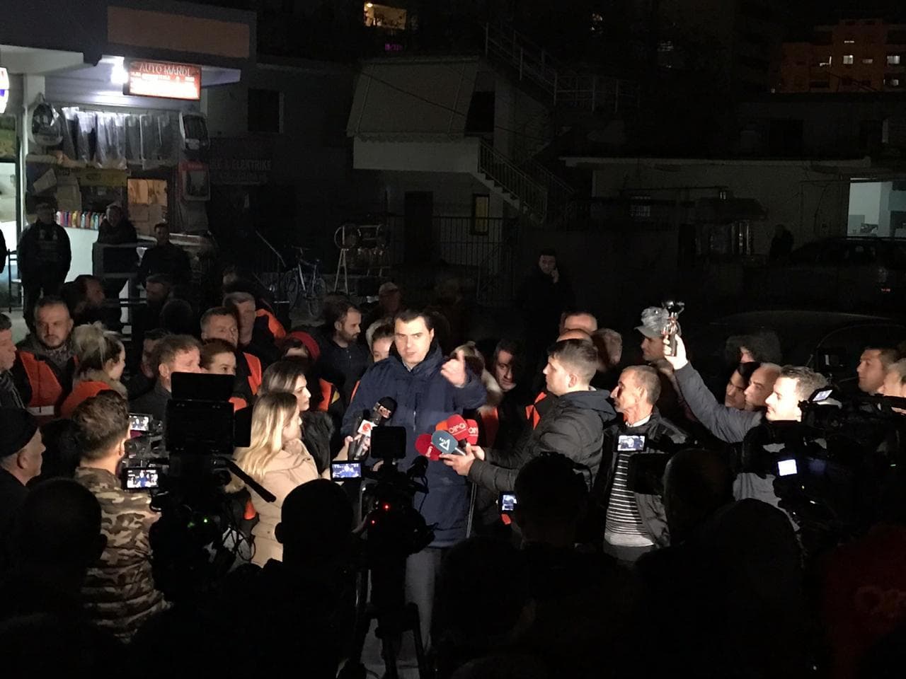 Basha nga “Unaza e Re”: Qytetarët të bashkohen për të rrëzuar Ramën (VIDEO)