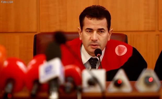 Kolegji i Posaçëm i Apelimit shkarkon nga detyra kreun e Kushtetueses, nuk justifikon pasurinë